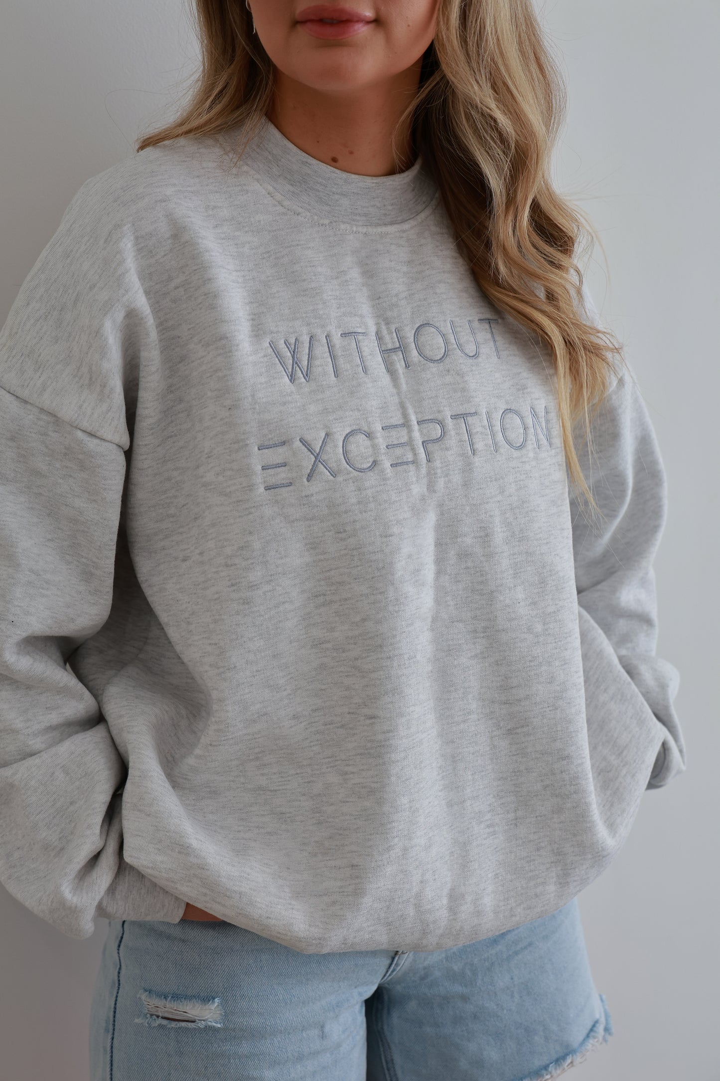 Box Crew Sweatshirt - Cloud Premium Material