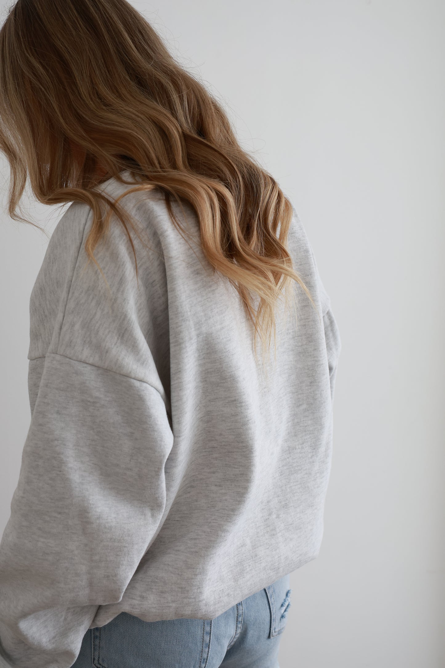 Box Crew Sweatshirt - Cloud Premium Material