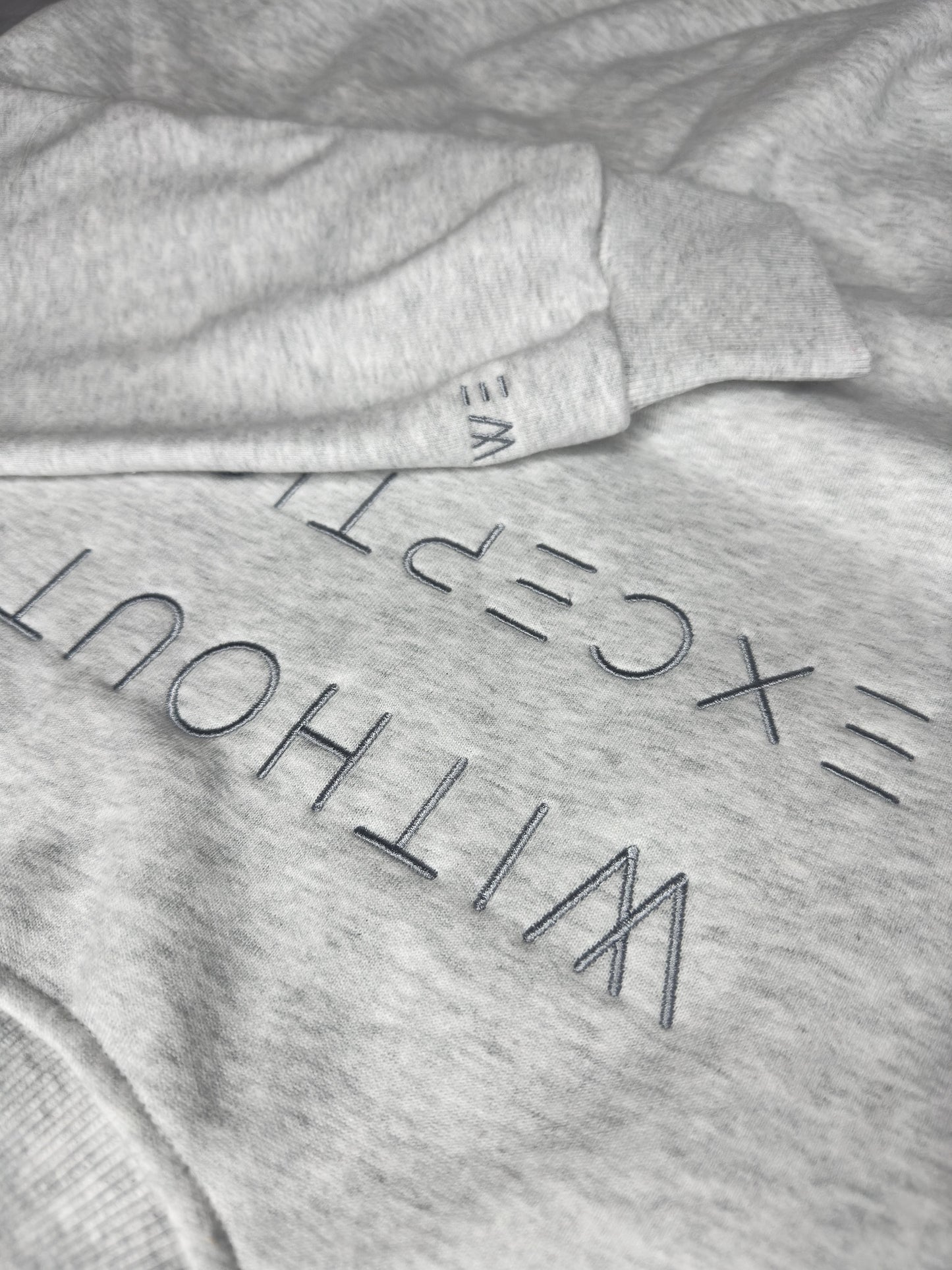 Box Crew Sweatshirt - Cloud Premium Material