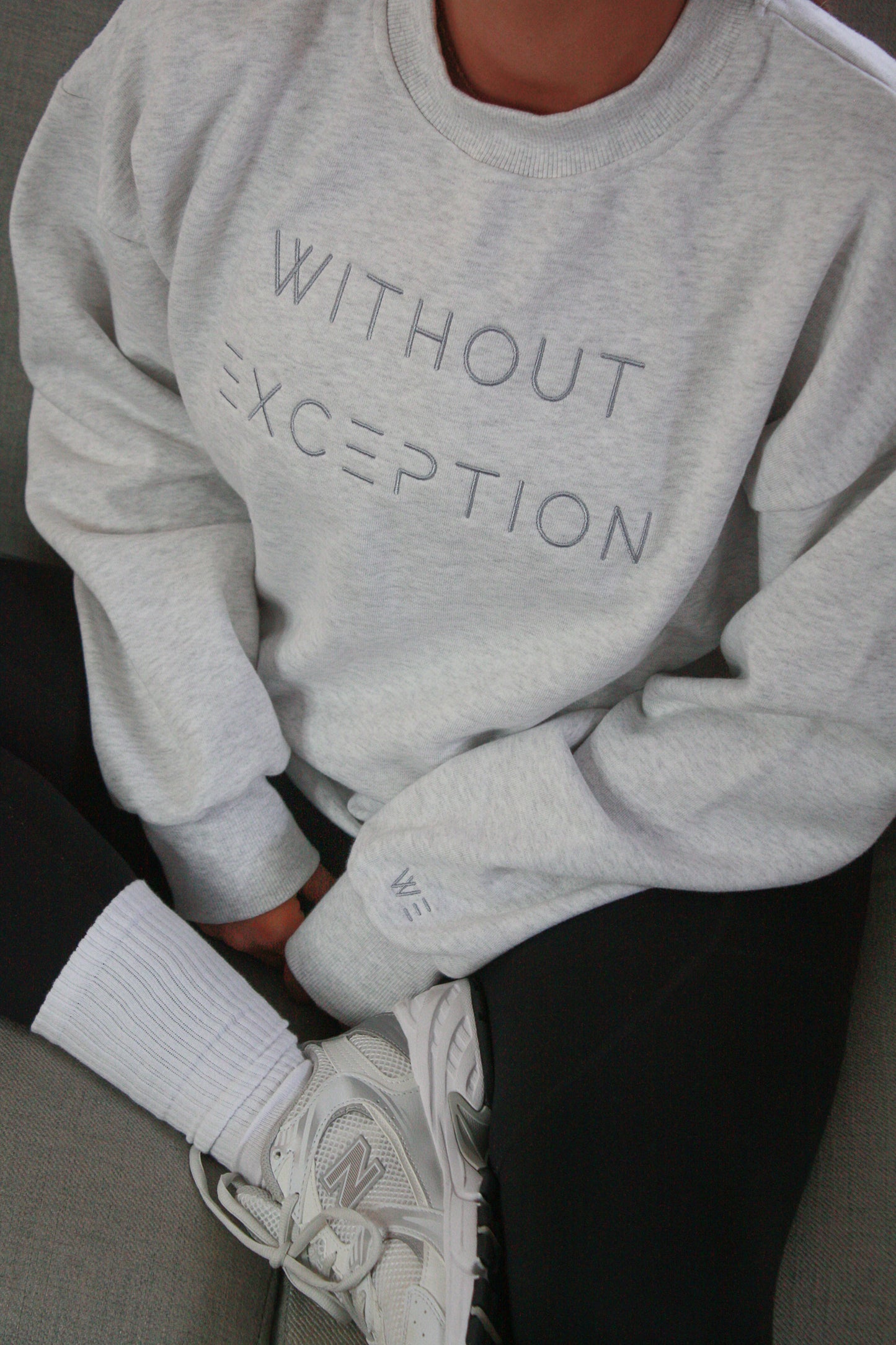 Box Crew Sweatshirt - Cloud Premium Material